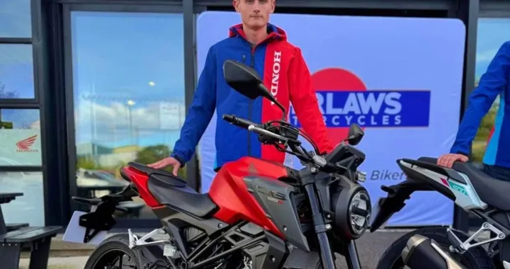 A 17 anni vuole fare il giro del mondo in moto su una Honda 125