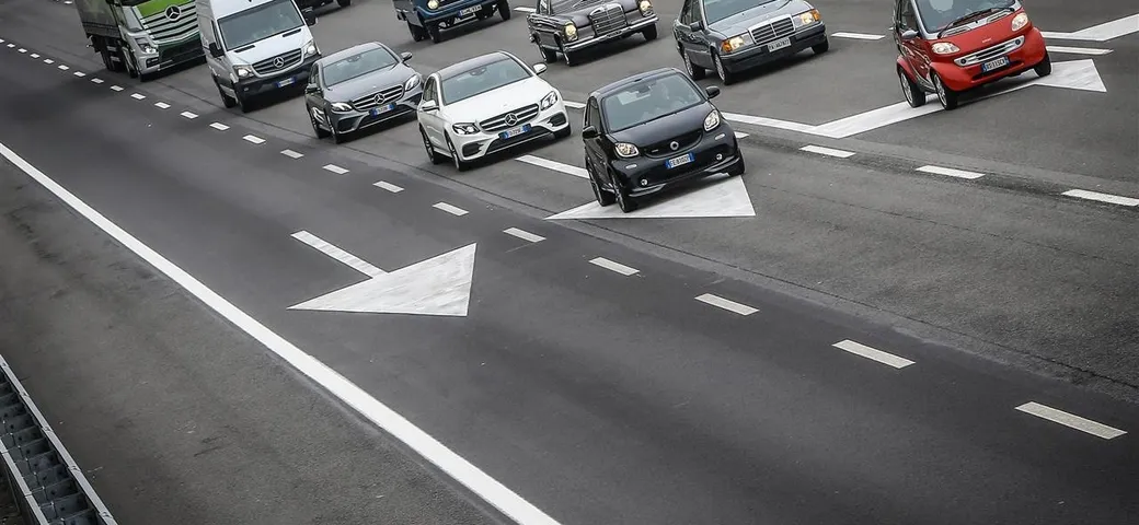 RitornoalFuturo: passato, presente e futuro con Mercedes