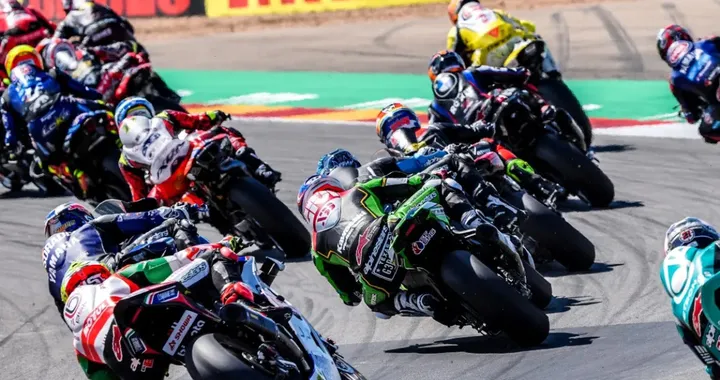 La Superbike incontra EICMA: spettacolo e innovazione a Estoril