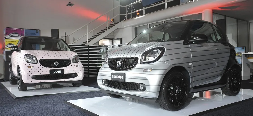 Smart Pois e Pinstripe Garage Italia Customs