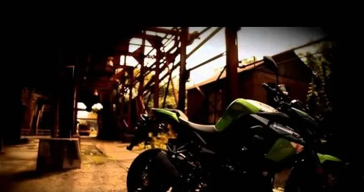 Video Kawasaki Z1000 2011