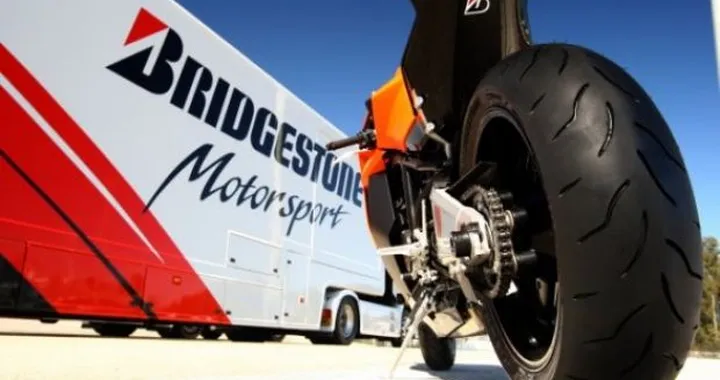 Bridgestone presenterà all'Eicma il nuovo Battlax R10