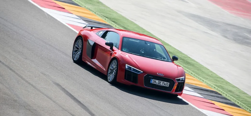 Audi Sport: in pista ad Imola con l'Audi R8 [Video]