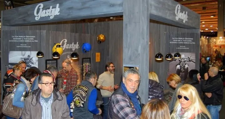Gastyk Covers sorprende i visitatori del Motor Bike Expo 2015