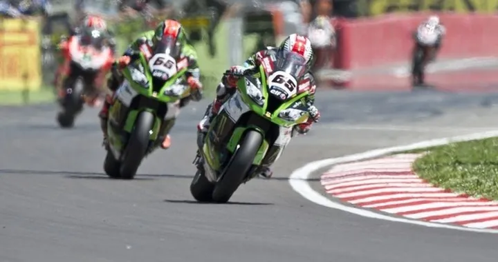 SBK Imola 2015: Jonathan Rea firma la doppietta e vola in classifica [Foto]