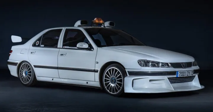 L'eccentrica Peugeot di Taxxi 2 all'asta: quanto vale il mito del cinema