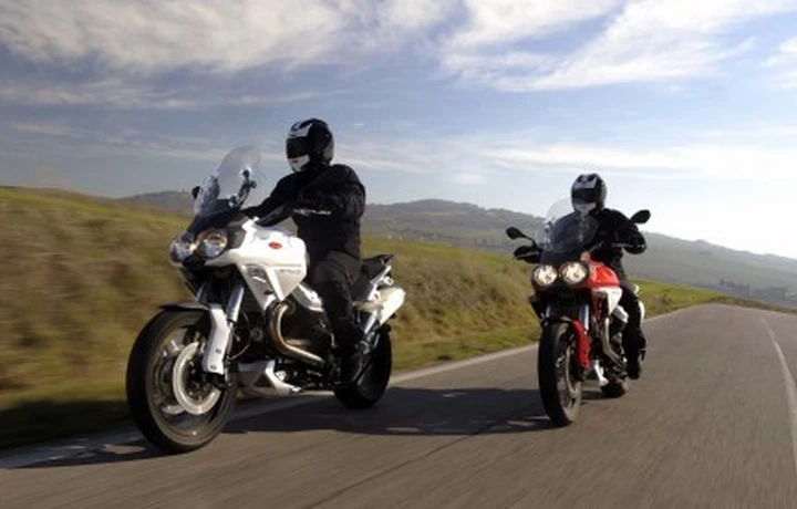 Moto Guzzi Stelvio 1200 V4, ecco il prezzo