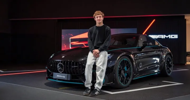 Kimi Antonelli e la sua nuova Mercedes da 332.060 euro