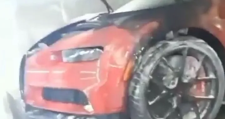 Una Bugatti Chiron va a fuoco (doloso) in un garage di Miami [Video]