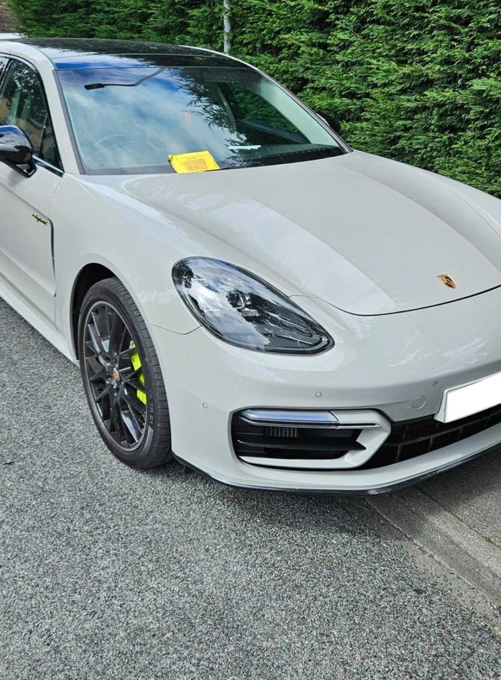 Porsche Panamera fermata dalla polizia: un semplice controllo finisce con il sequestro