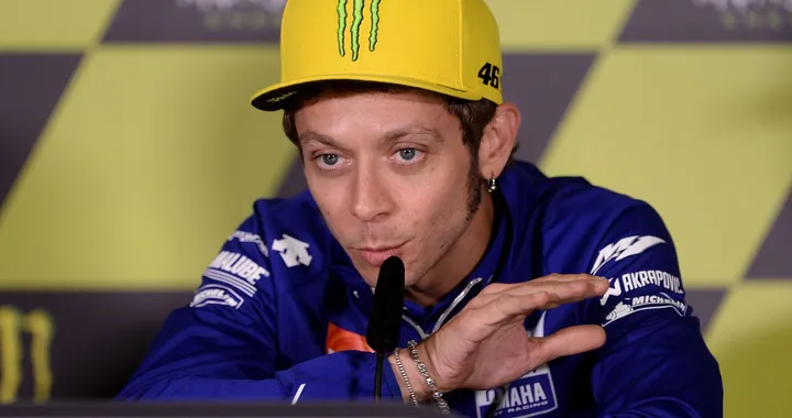 Rossi: "Curva 9 modificata per aiutare qualcuno..."