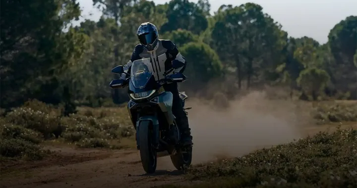 Norton Atlas e Atlas GT: svelati i prezzi delle nuove adventure britanniche