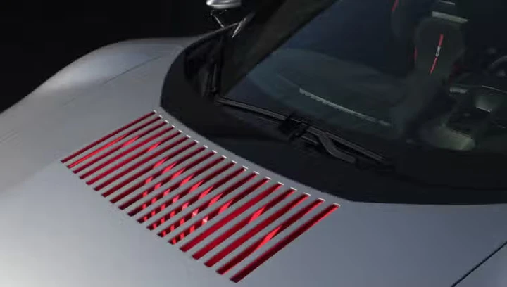 Ferrari vuole cambiare i tergicristalli: il brevetto li fa scorrere da un lato all'altro