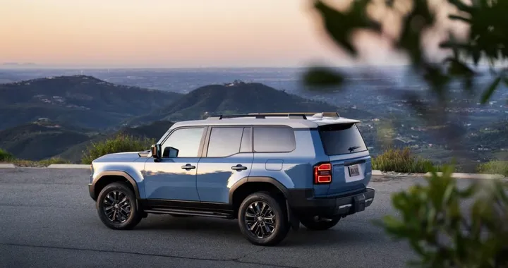 Toyota Land Cruiser, alcuni aggiornamenti: ci sono i sedili posteriori ventilati