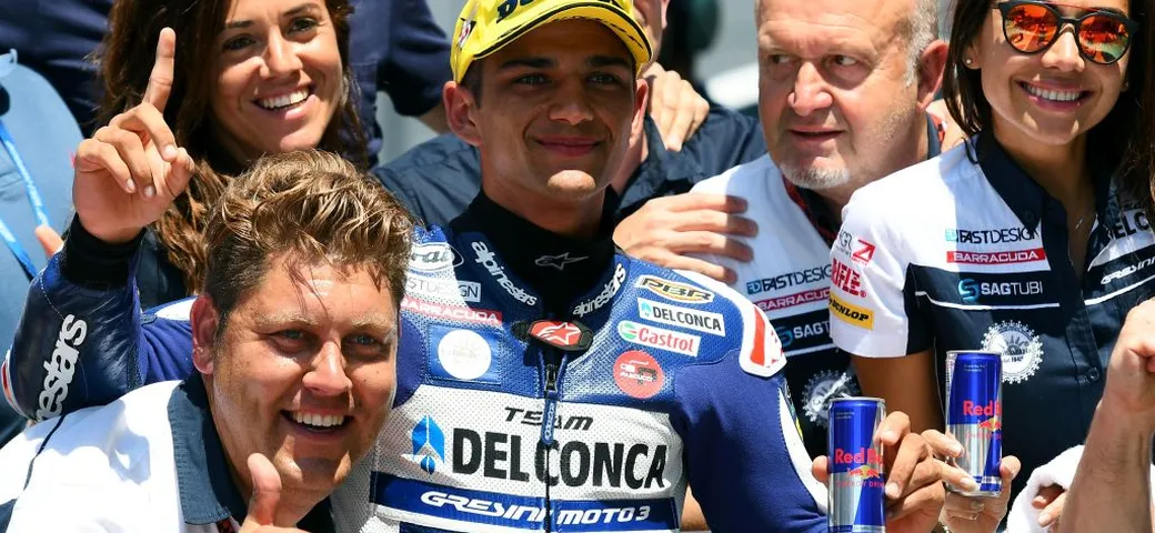 Moto3: Jorge Martin colpito da una macchina in allenamento. Sta bene
