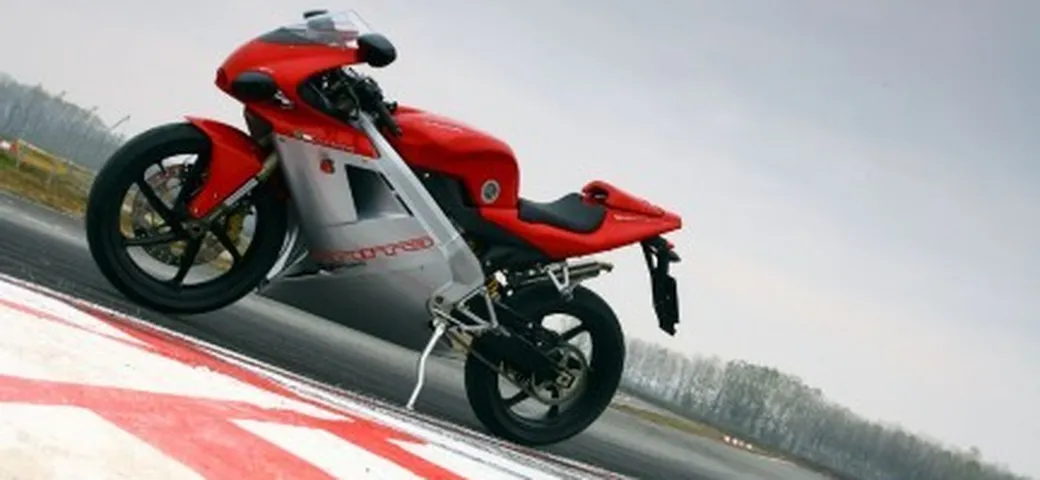 Cagiva Mito 125: Prime impressioni e video
