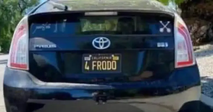 Elijah Wood scopre la targa "4 Frodo", l'incontro casuale con fan de "Il Signore degli Anelli"