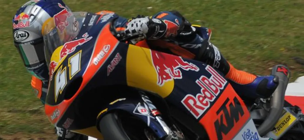 Moto3, la “prima” del rookie Joan Mir. Podio per Bastianini. Italiani in chiaroscuro. Binder, titolo più vicino