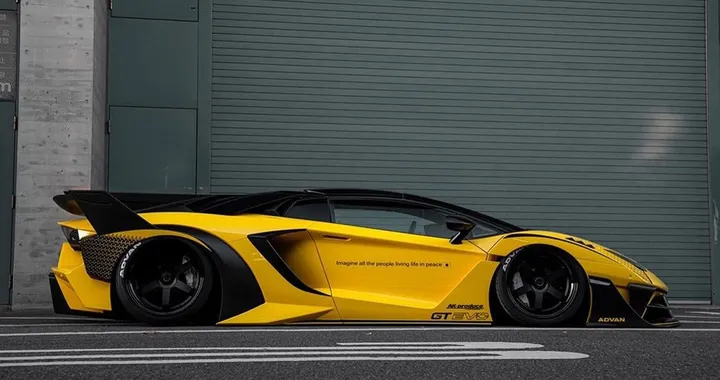 Lamborghini Aventador by Liberty Walk