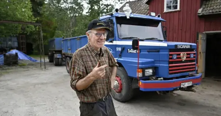Ha quasi 40 anni ma continua a lavorare, lo straordinario Scania T142 di Knappen