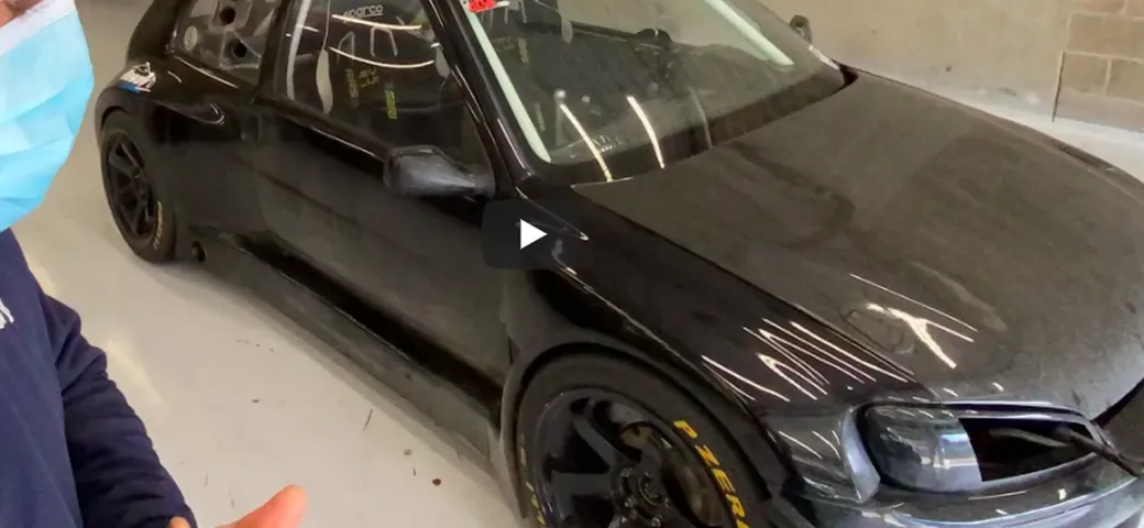 Una 'folle' Peugeot 106 con 670 CV