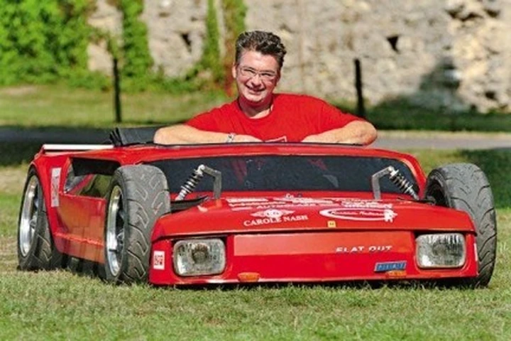 L'auto più bassa del mondo