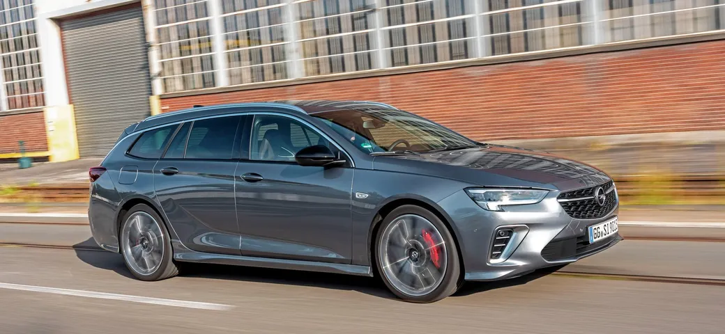 Opel Insignia 2021: prezzi, motori, allestimenti