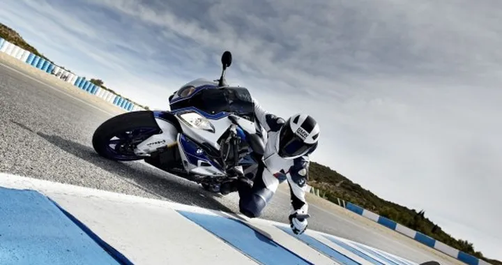 BMW Motorrad svela i programmi sportivi SBK per il 2014