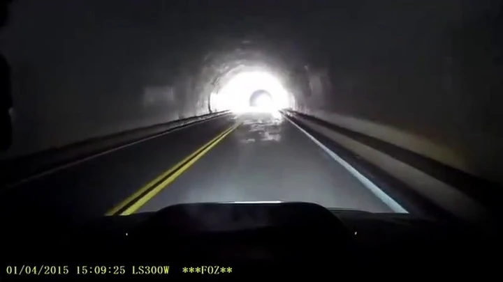 Dashcam: sbanda e cade nel burrone