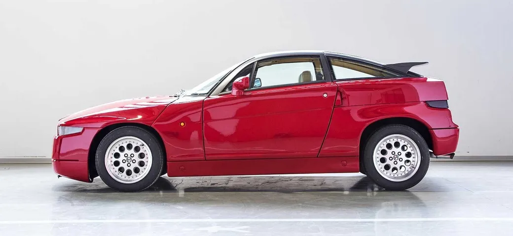 Alfa Romeo SZ: ecco il perfetto restauro dal centro Heritage di FCA