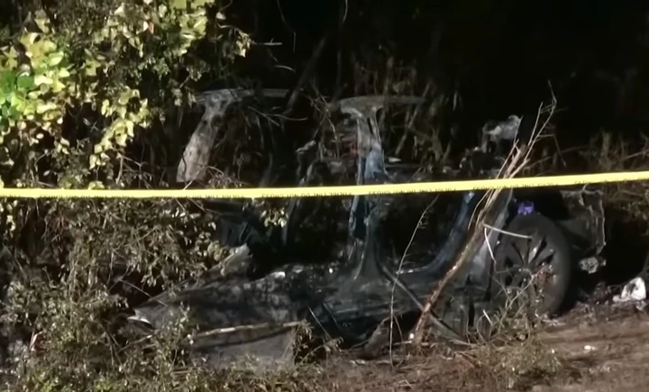 Incidente Tesla Model S in Texas: nessuno alla guida, morti i passeggeri
