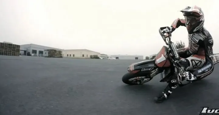 Supermotard: il team Luc1 Motorsport di nuovo 'out of control' /video