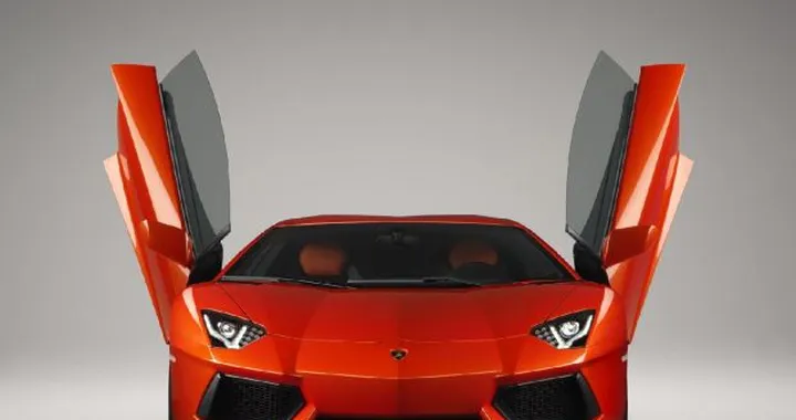 Lamborghini Aventador: allo studio una 4 posti?