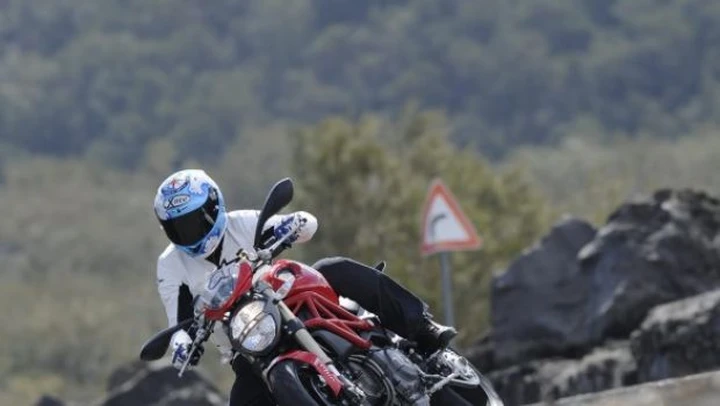 TEST Ducati Monster 1100 EVO