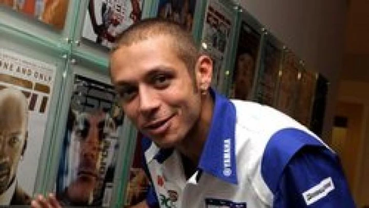 Piccolo incidente per Valentino Rossi. A Sepang ci sarà