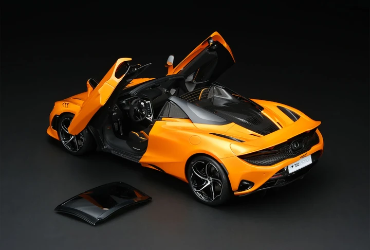 La McLaren 750S Spider in scala 1:8 che sorprende i sensi