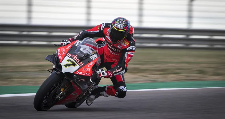 SBK Imola 2019: Superpole a Davies, ma Rea è subito dietro