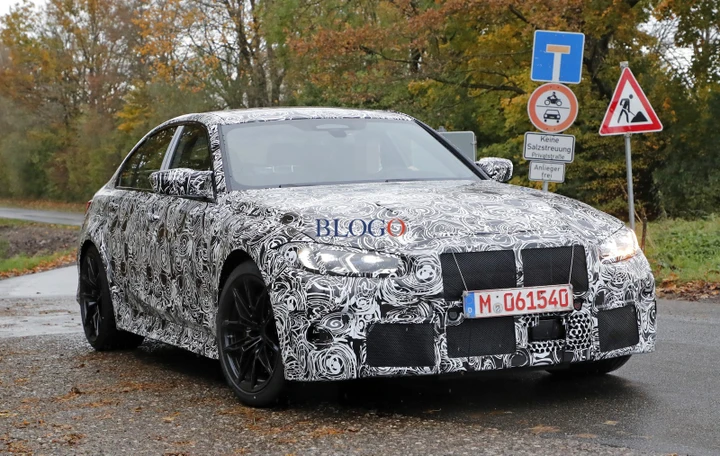 BMW M3: nuove foto spia per il modello G80