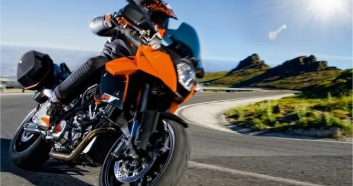 KTM 125 Duke, RC8R Track e 990 SM-T ABS 2011 Mega Gallery
