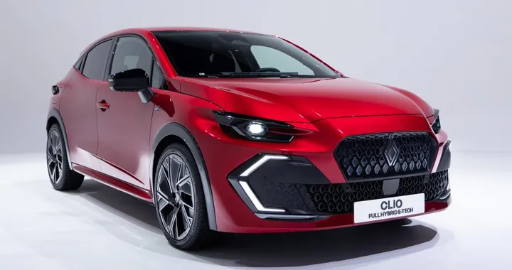 Nuova Renault Clio 6: rivoluzione di stile, tecnologia e motori ibridi