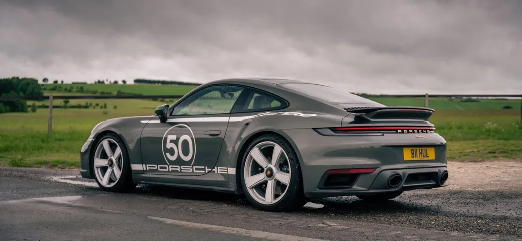 Porsche 911 Turbo 50, tributo a mezzo secolo di adrenalina