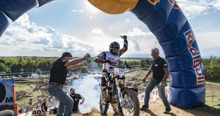 Red Bull Epic Rise: un solo pilota in cima alla salita infernale