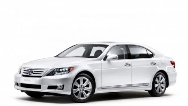 Richiamo Lexus: difetto allo sterzo per le berline LS