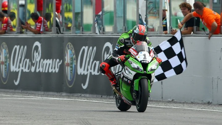 SBK Misano, Pagelle: Sykes, chi lo ferma? Melandri da podio. Giugliano da … ride-through