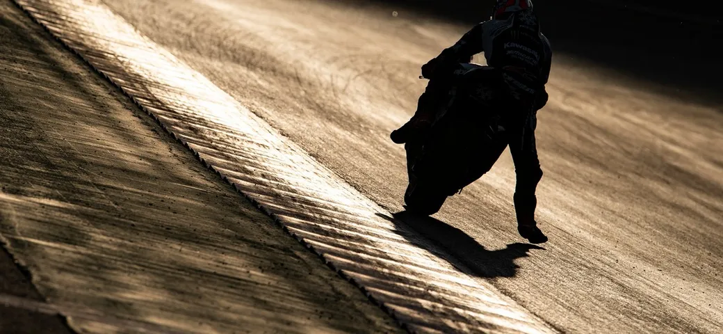 SBK test Jerez, pioggia e freddo. Tempi “inutili”. Tante cadute