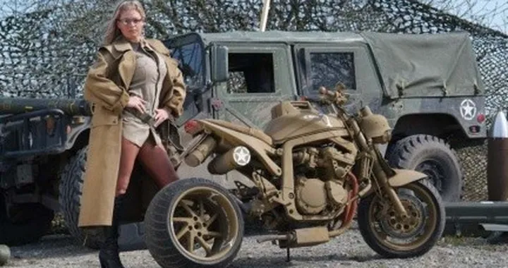 Sexy Bikers: Streetfight GSX-R El Alamein