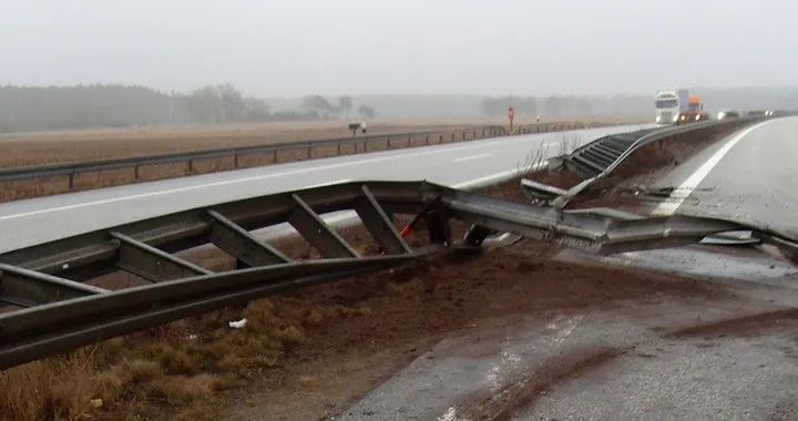 Guardrail difettoso? L'ente responsabile deve risarcire