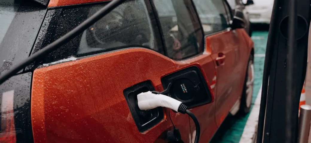 Come calcolare il bollo auto per veicoli ibridi ed elettrici