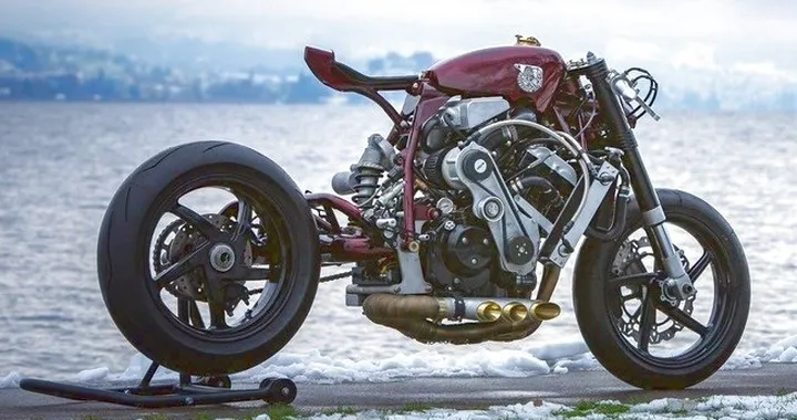 Honda CBR900RR "Rocketeer" by Rocket Sprocket
