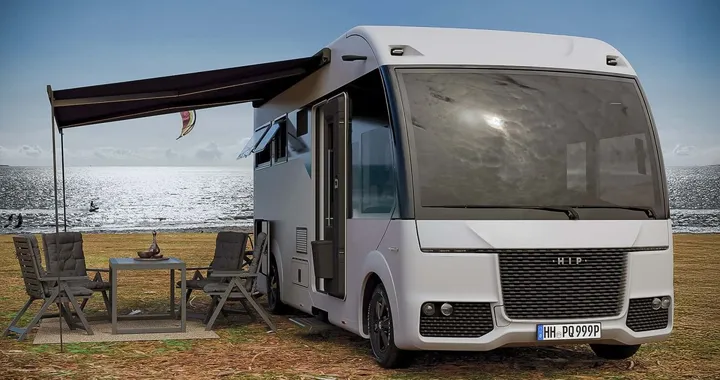 Il camper da famiglia che cambia tutto: due salotti e ampio stivaggio